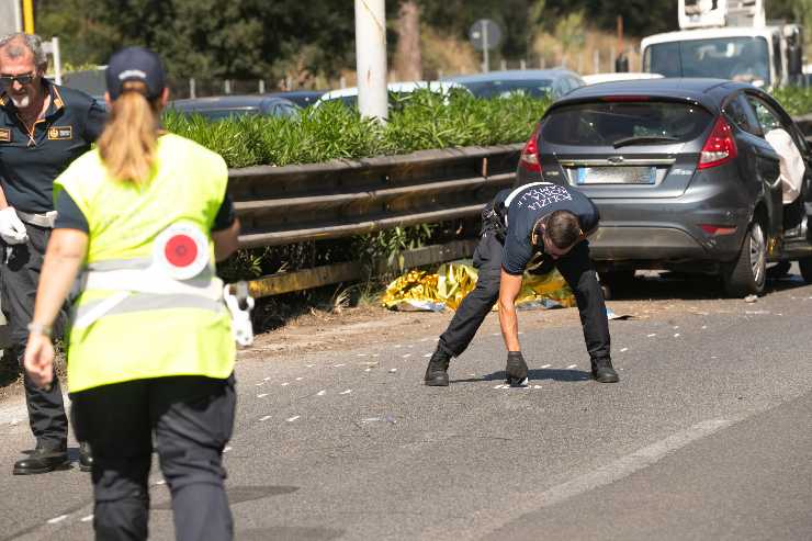 polizia obbligo fermarsi